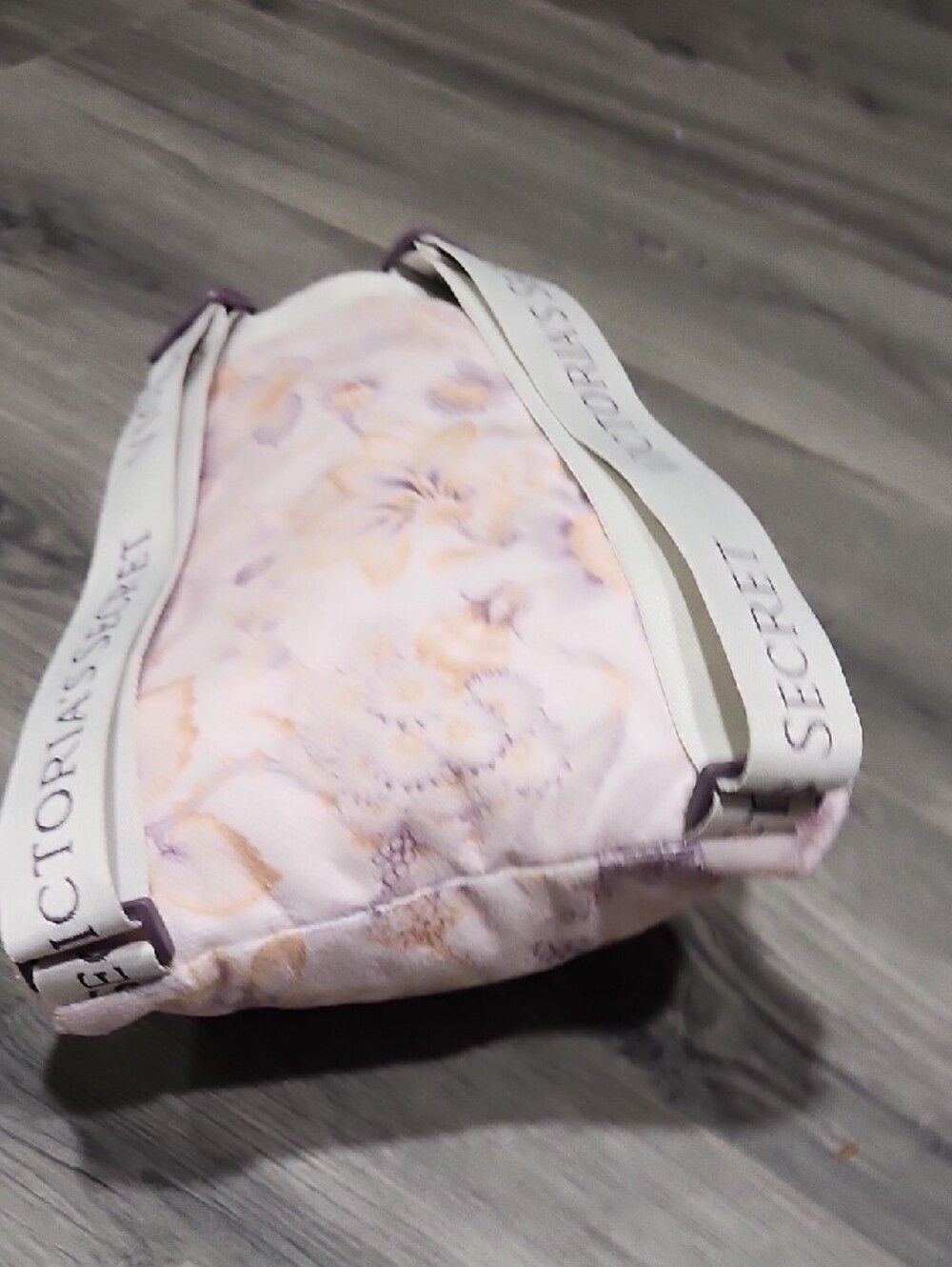 NWT Plush Drawstring Beach Towel Victoria Secret Backpack - Lavender Floral - Picture 5 of 13